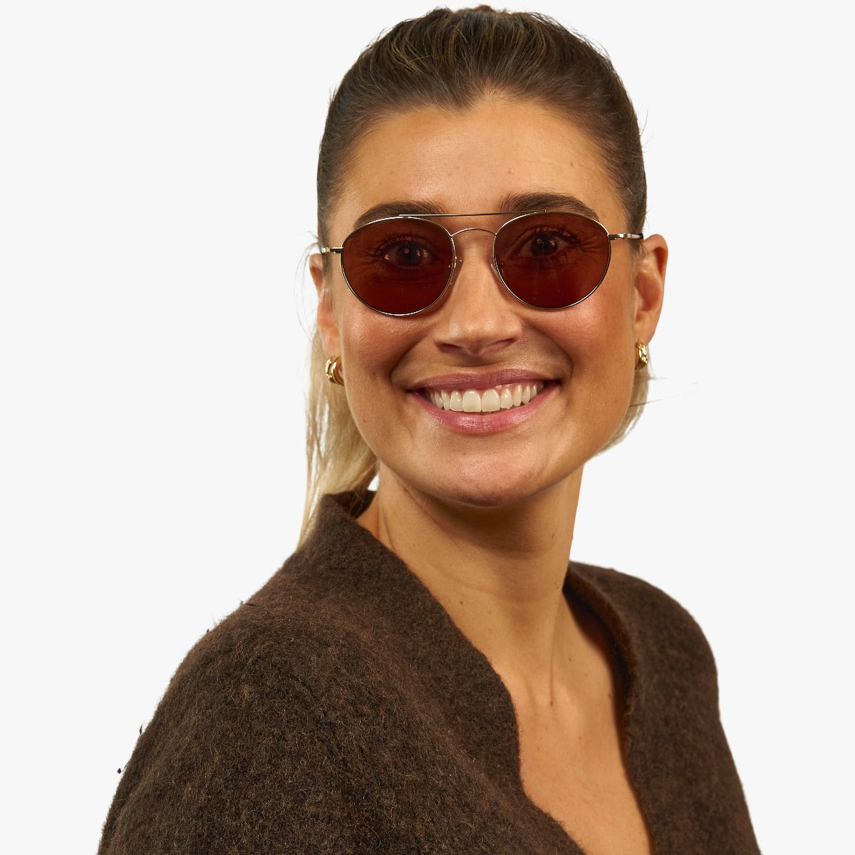 Luxreaders stylish Göteborg Gold Sunglasses. Made from Stainless steel in a Round shape.