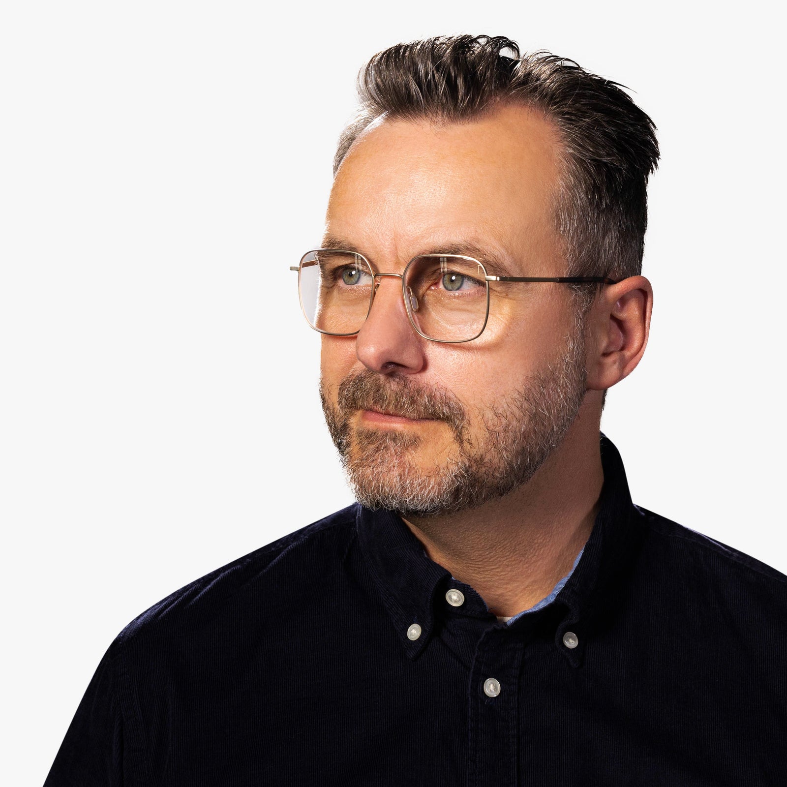 mens-bastad-gold_reading-glasses_male-model-1.jpg?v=1770905657&width=1600