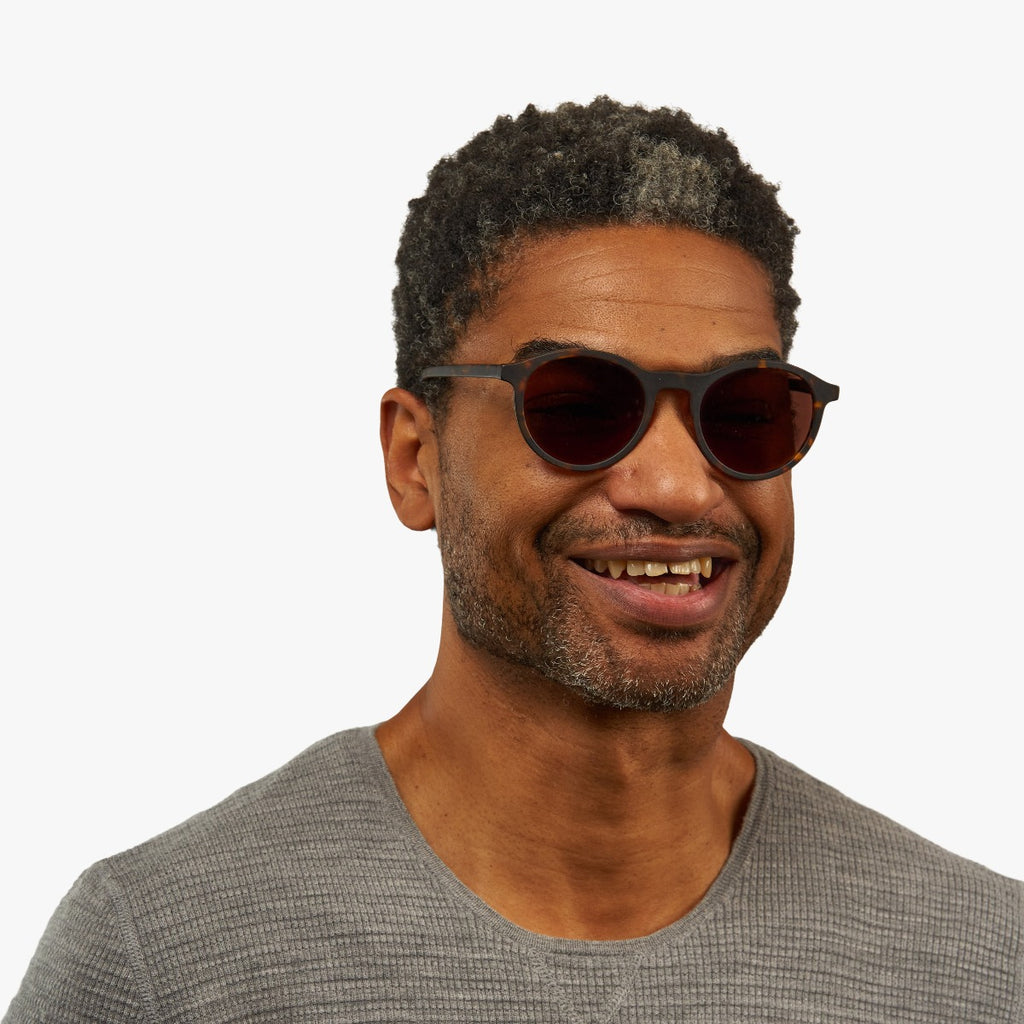 Men's Walker Dark Turtle Sunglasses - Luxreaders.com